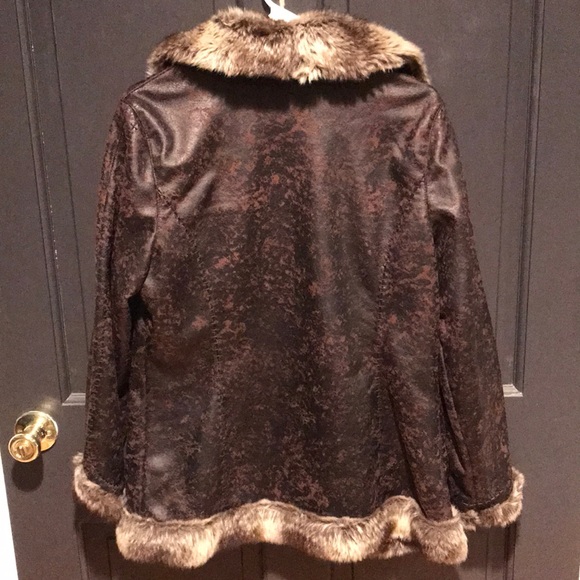 Winter jacket, like new - Picture 4 of 4